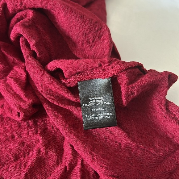 Torrid Red Relaxed Ribbed 3/4 Sleeve Blouse - Picture 8 of 9